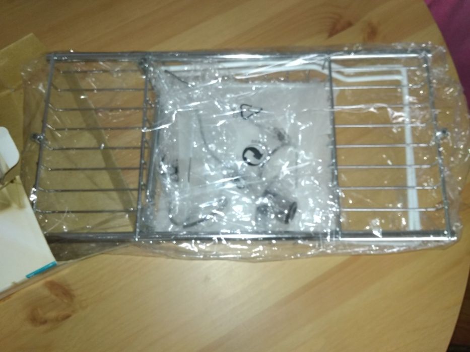 Metalowa półka na wannę