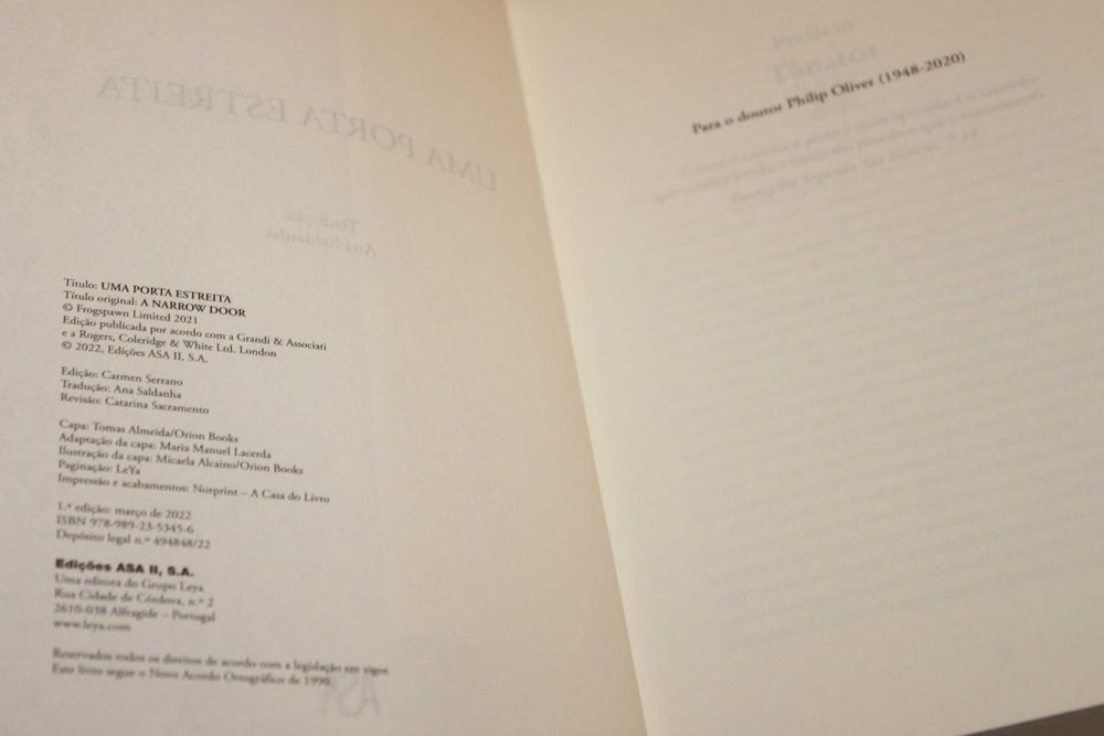 Uma Porta Estreita // Joanne Harris