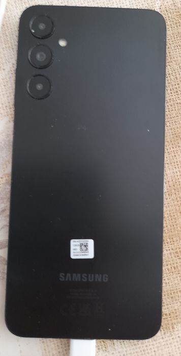 Telemóvel novo comprei mas depois arranjaram usado !nunca este onde e