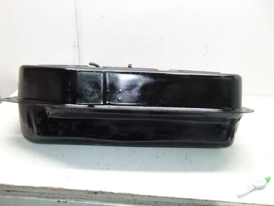 Toyota Corolla KE 20 depósito gasolina