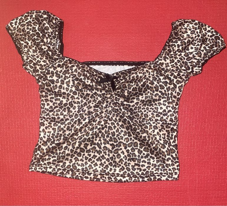 Жіночий топ у2к з коротким рукавом в стилі ретро гранж