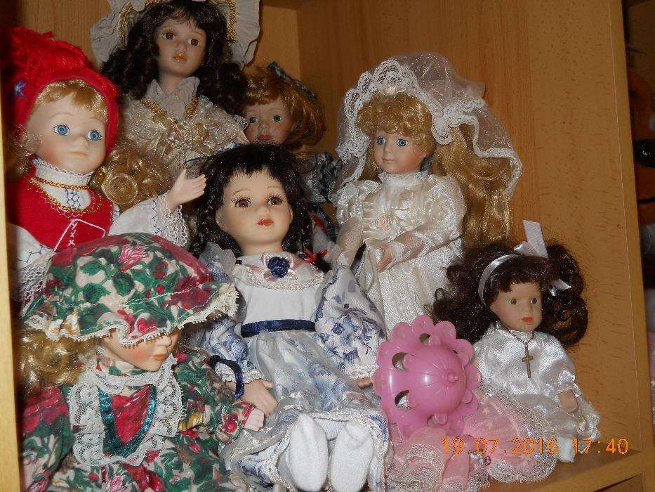 Bonecas de porcelana