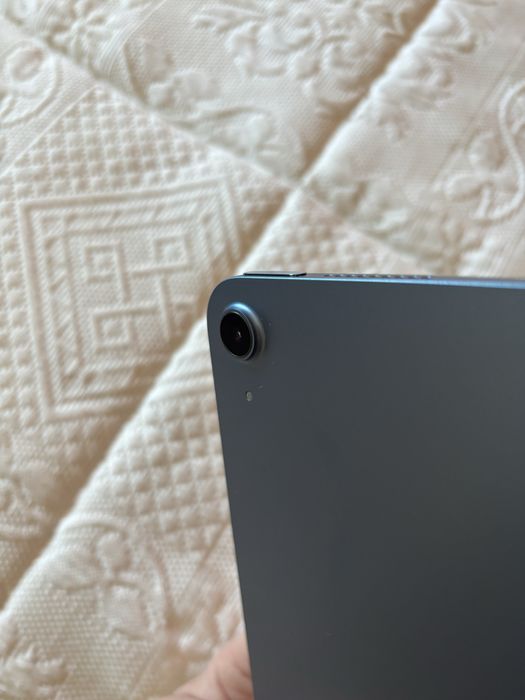 iPad Air 5 (2022, M1) azul de 64 GB + Apple Pencil 2 + Capa ESR