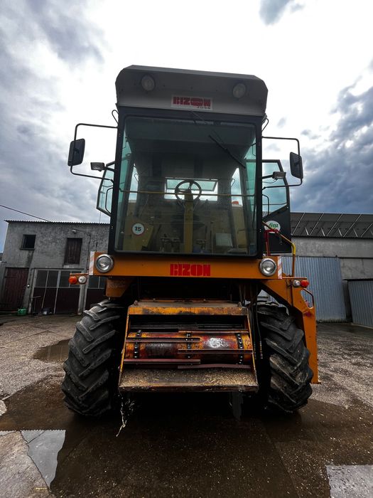 Kombajn BIZON Z056 kabina rozdrabniacz garażowany
