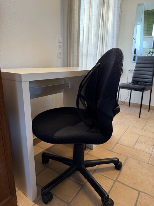 Secretária IKEA Branca + Cadeira de Escritório