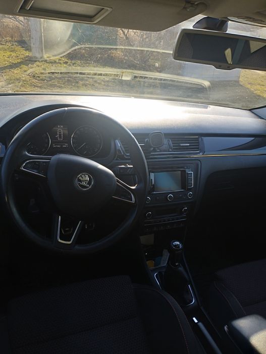 Продам автомобіль skoda rapid 2015 року. 1.6 дизель. 90к.с.