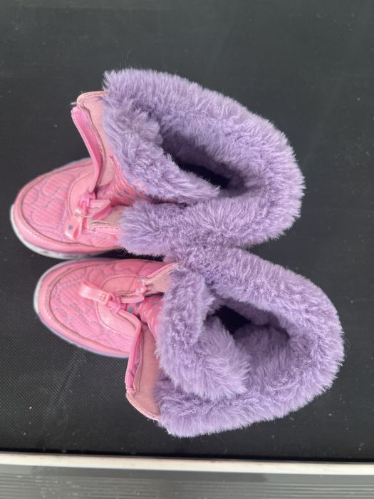 Sniegowce skechers ze swiecaca podeszwa rozm 26