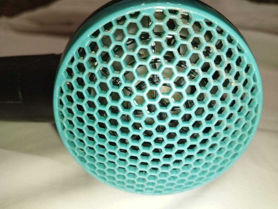 Компактний дорожній фен моделі Remington D1500