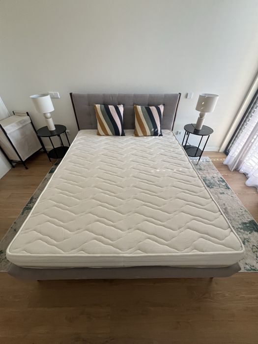 Cama de casal com colchao