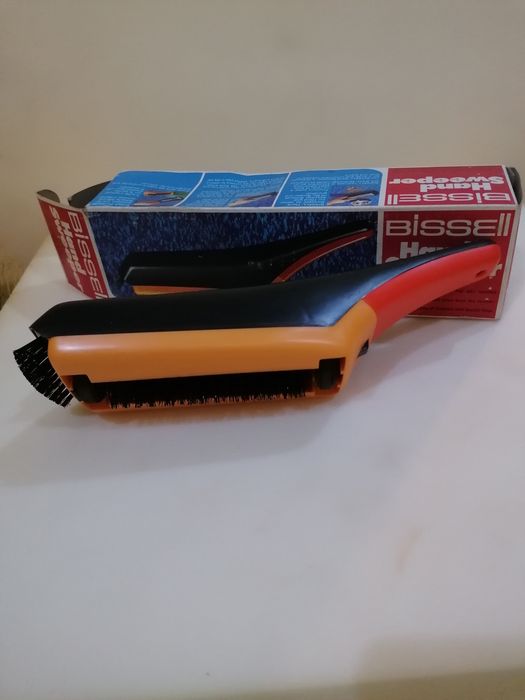 Vassoura manual Marca BISSELL HAND SWEEPER - NOVA sem USO