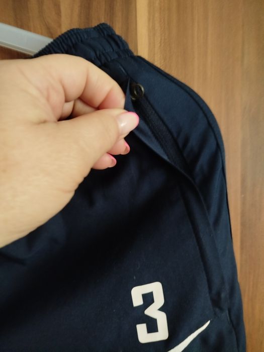 Spodnie dresowe męskie Nike rozmiar L stan idealny
