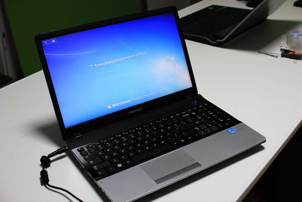 Bardzo zadbany Gratis - Laptop Gwarancja 12 < Pakiet Usług informat.