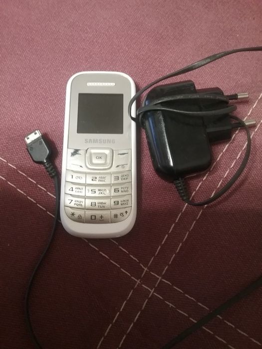 Телефон Samsung E1200