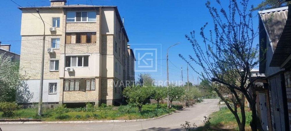 Продаж однокімнатної квартири 43 м. кв. у с.Капітанівка. Поряд ліс.