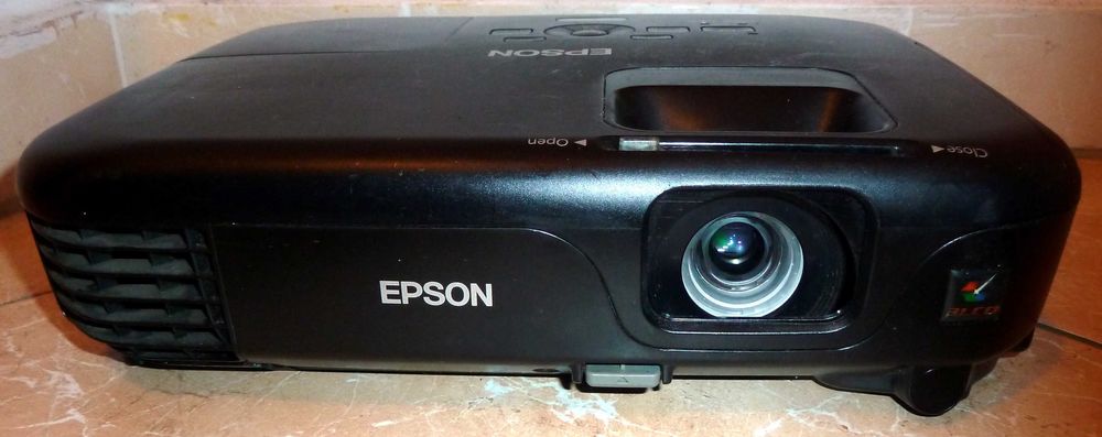niesprawny - Epson EB-S02 projektor multimedialny LCD - TYLKO Wrocław