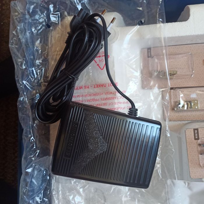 Продам електричну швейну машину Rold G33