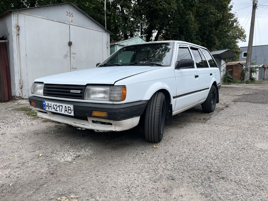 Продам Мазда универсал 323.