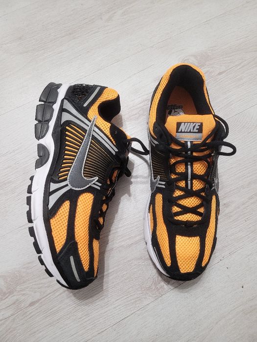 Кроссовки NIKE ZOOM VOMERO 5 нові original