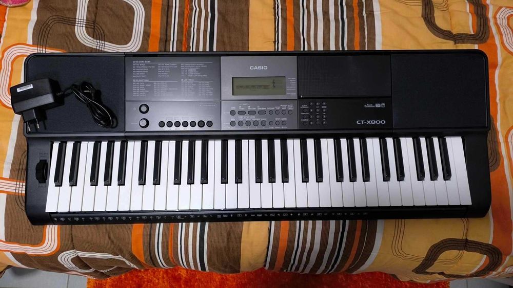 Teclado Casio CT-X800 – 61 Teclas – Em Excelentes Condições