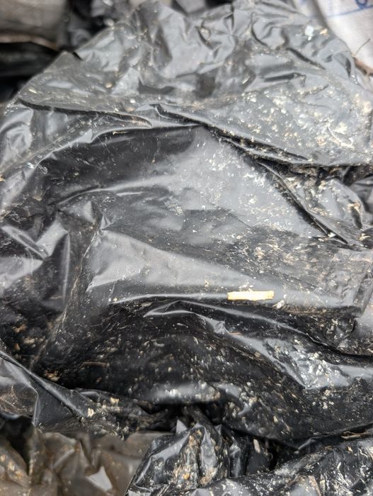 Вторсировина. Поліетилен. Макулатура