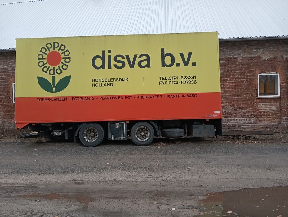 Przyczepa chlodnia izoterma kontener tandem dmc 18TON ciezarowa winda