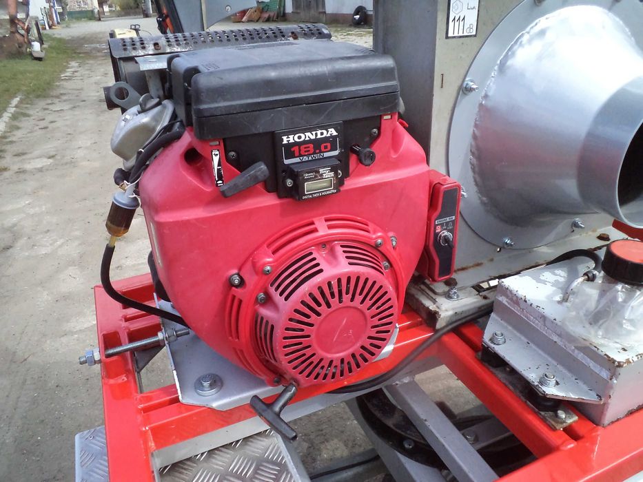 Odkurzacz spalinowy turbina ssawa do liści HONDA 18 KM V-TWIN