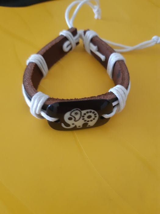 Pulseira com simbolo de elefante