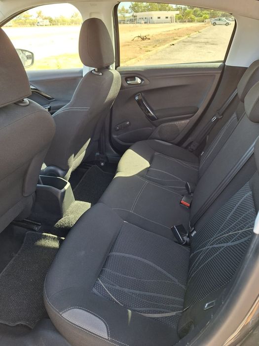 Peugeot 208 1.4 HDI — photo 5