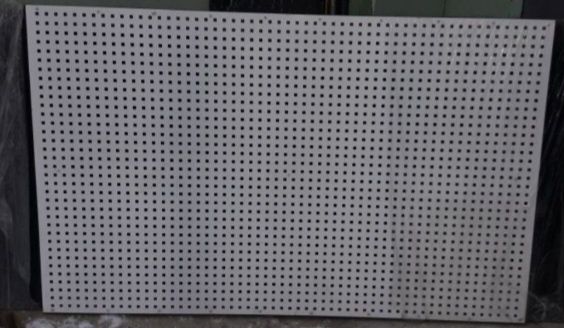 Бляха перфорована