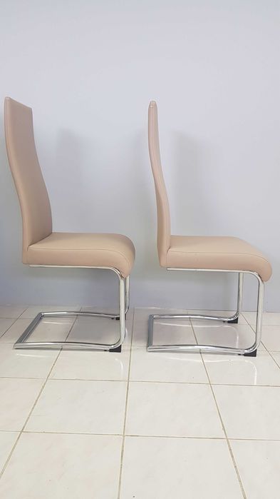 Cadeiras de refeições ergonómicas e estofadas