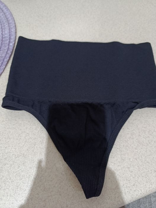 Stringi modelujące wysoki stan