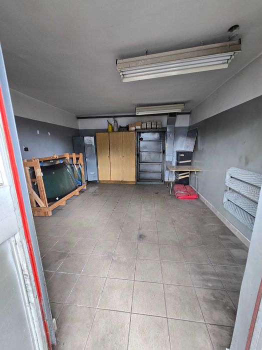 Hala magazyn warsztat z socjalem i parkingiem