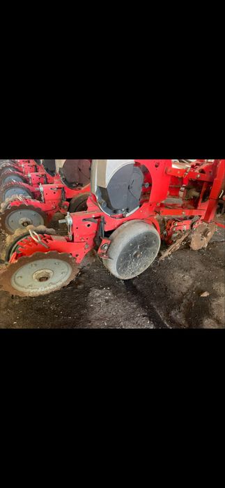 Siewnik do kukurydzy talerzowy sola prosem  8 rzędowy