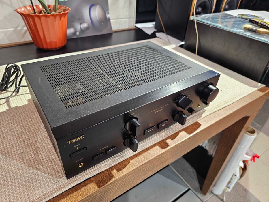 Підсилювач TEAC A-X1000