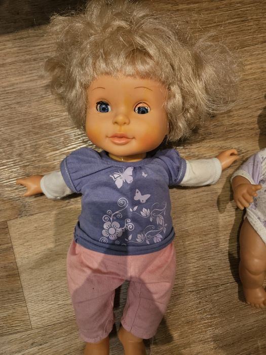 Продам кукли дитячи.