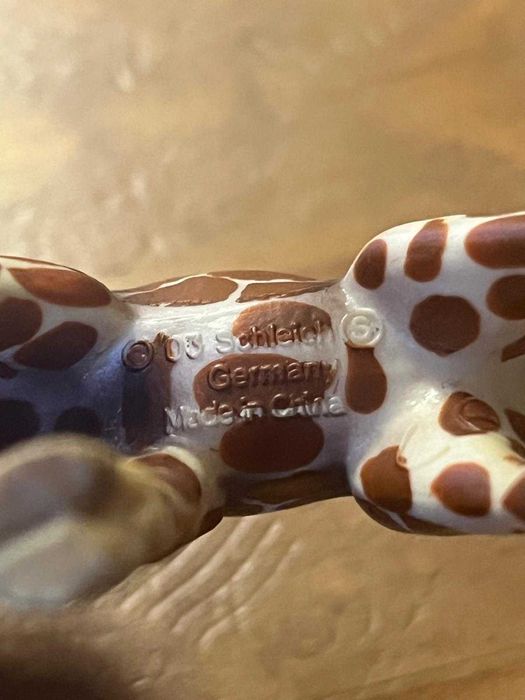 Oryginalny Schleich Wild Life - Młoda żyrafa, figurka 14321