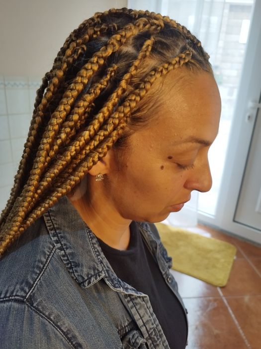 Boas tranças, e aplicação de extensões cabelo mega hair . Abragão Pena