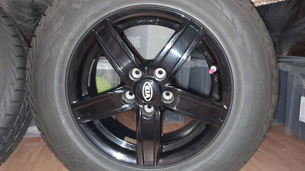 Koła zimowe. 16 5x114.3 215/70/16