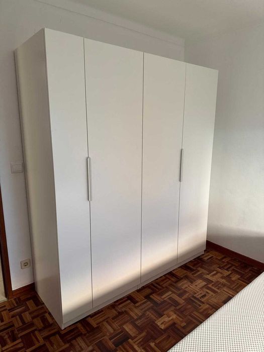 Roupeiro IKEA à medida