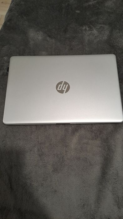 sprzedać nowy laptop