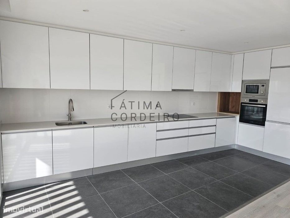 Apartamento T2 em Santa Marta com terraço , em fase de construção ,...