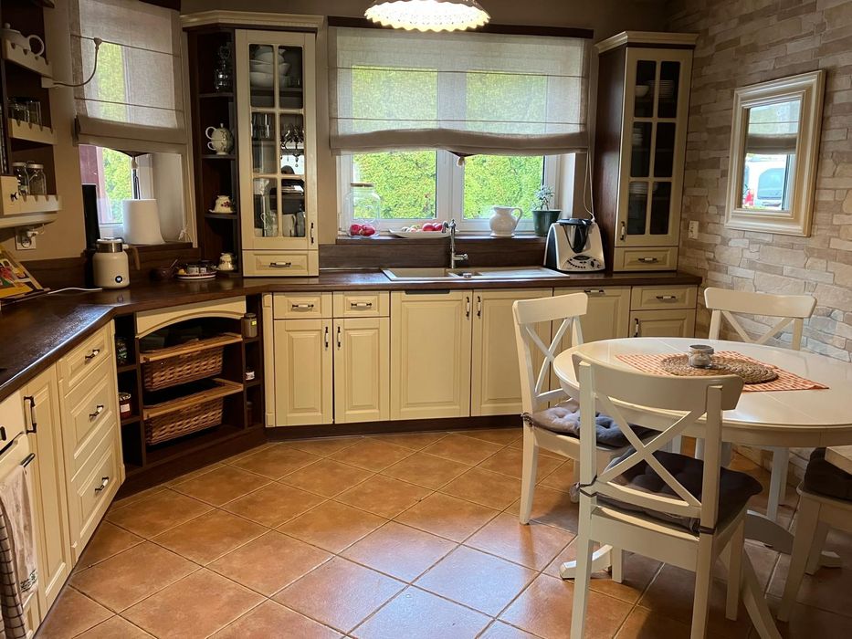 Dom z tarasem i ogrodem