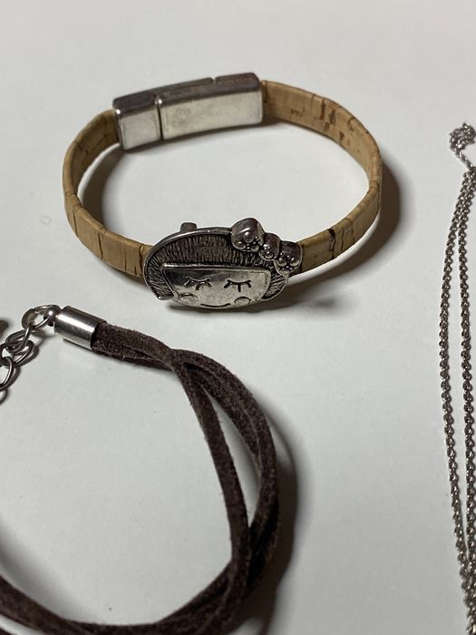 Anéis, pulseiras, brincos e ganchos para criança