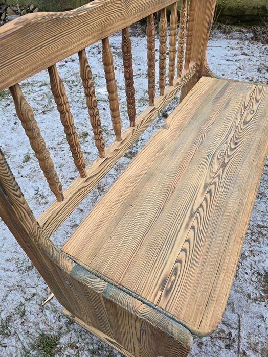 Laweczki sosnowe ze schowkiem.