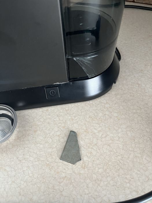 Ekspres kolbowy DeLonghi Dedica Style EC685.BK