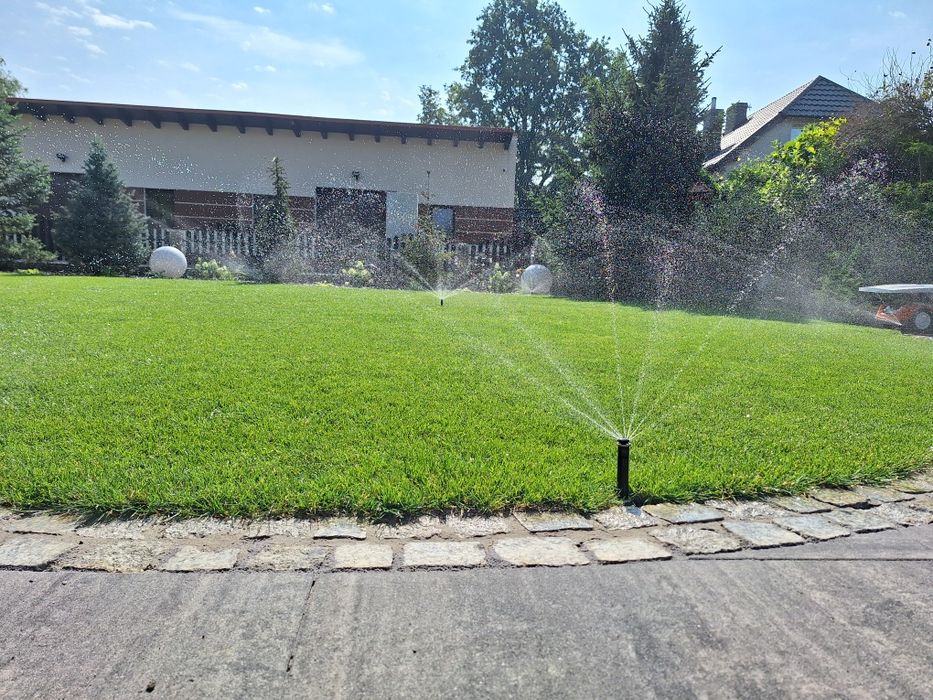 Ogrody - pielęgnacja - nawadnianie - trawniki