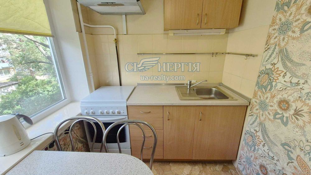 1-кім Каунаська, 10 Дарницька площа