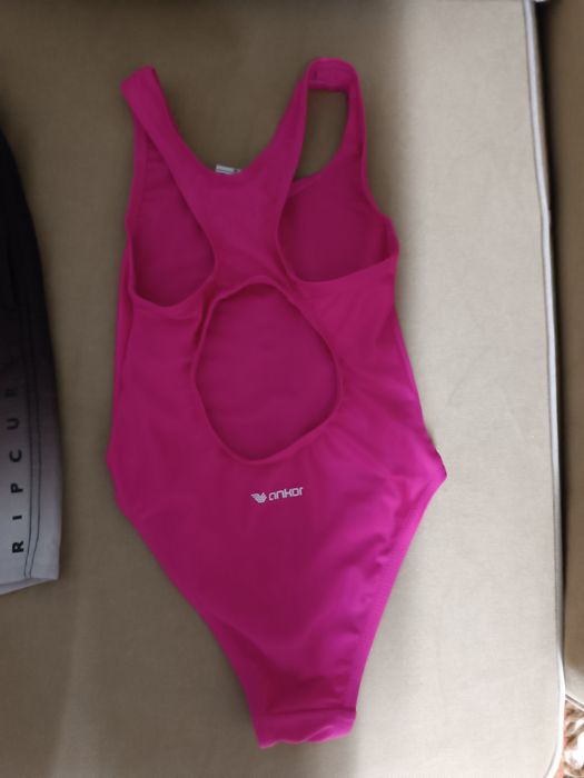 Fato de banho natação para menina de 6 anos