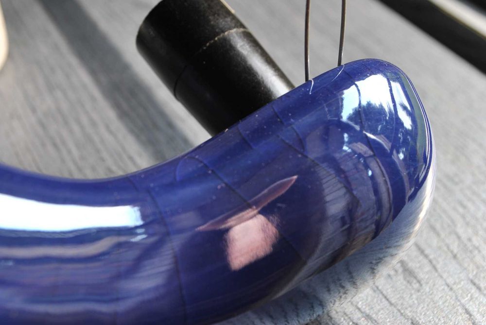 Zestaw kinkietów chabrowych miodowych z kloszami