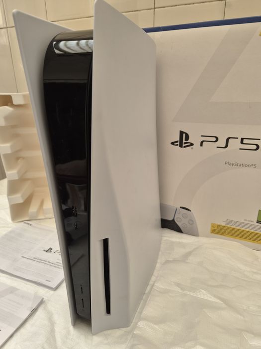 Ps5 com Leitor + Comando oficial  - Pode ser testada  !!